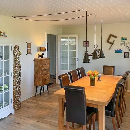 2 Bedroom Awesome In Holiday home Gedser