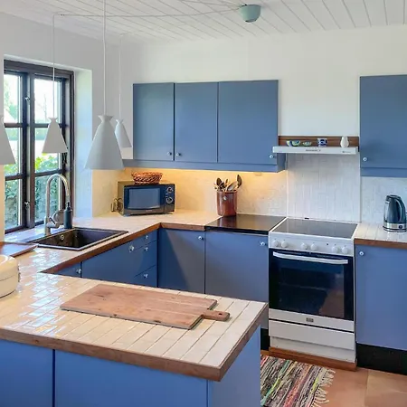 2 Bedroom Awesome In Gedser