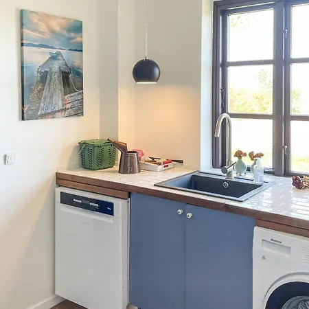 2 Bedroom Awesome In *