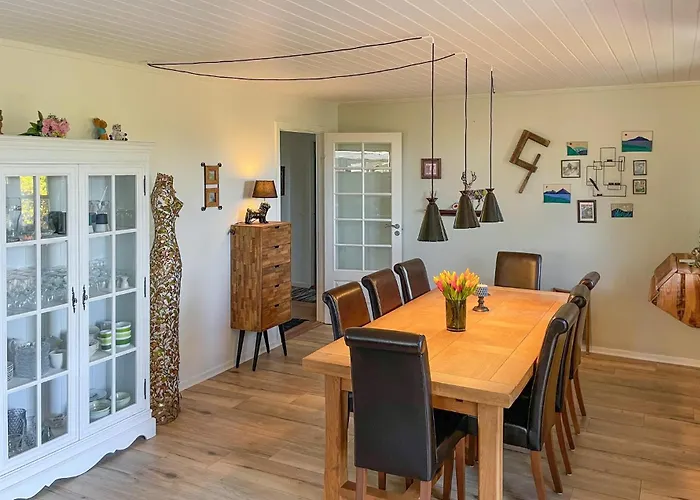 2 Bedroom Awesome In Дом отдыха Гедсер