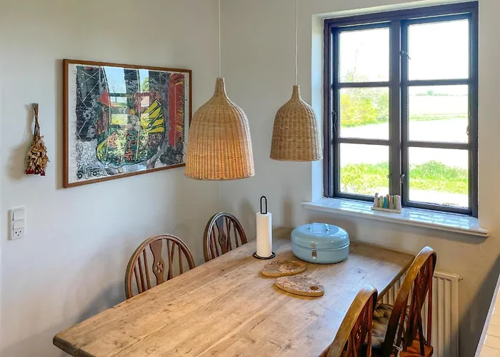 2 Bedroom Awesome In *