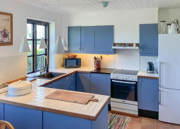 2 Bedroom Awesome In Гедсер