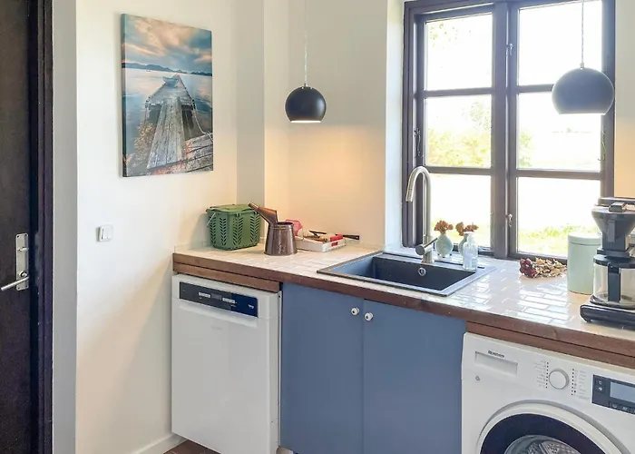 2 Bedroom Awesome In *